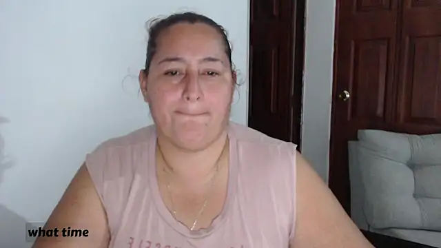 Snapshot of VioletBruces chatting on January 2026 02:17:01 AM VioletBruces online show from January 2026 02:17:01 AM