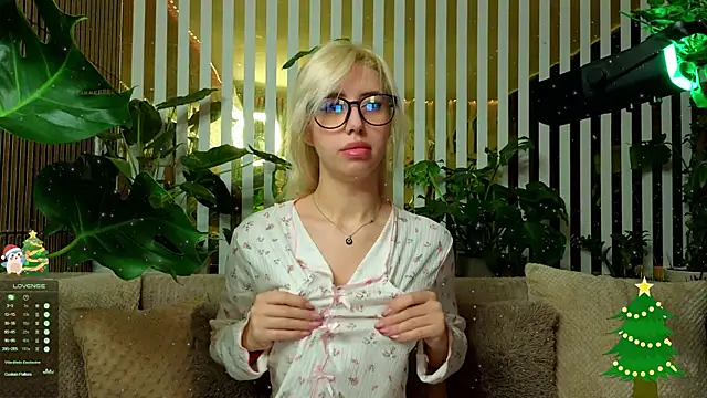 Snapshot of FlowweerGirl chatting on January 2026 10:01:01 PM FlowweerGirl online show from January 2026 10:01:01 PM