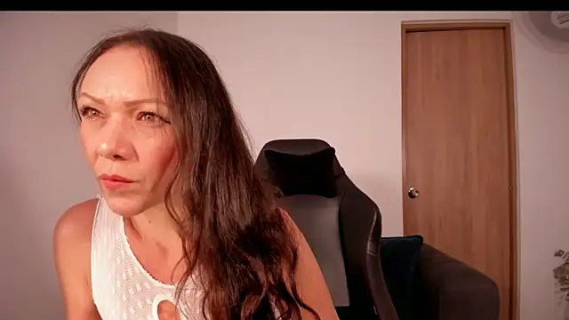 Cleoember  online show from December 2025 11:55:02 PM