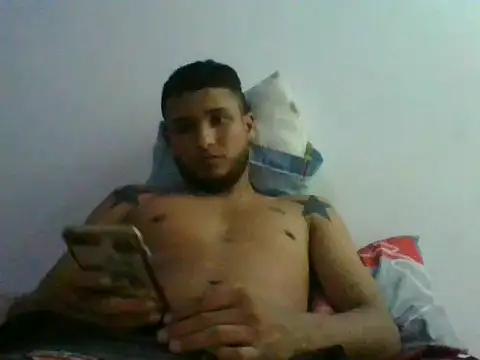 modeloxtz online show from December 2025 04:09:01 AM