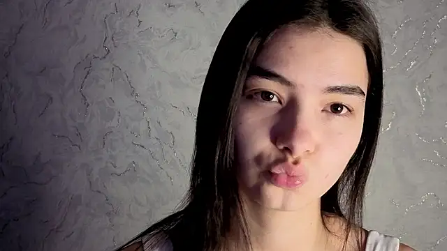 Laura Sunday online show from February 2026 01:31:02 PM