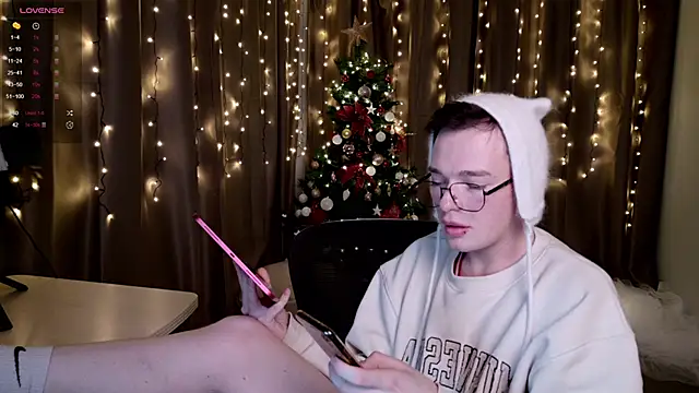 Kristenegor online show from December 2025 09:42:02 PM