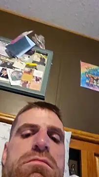 Legtrembler1 online show from April 2026 02:40:01 PM