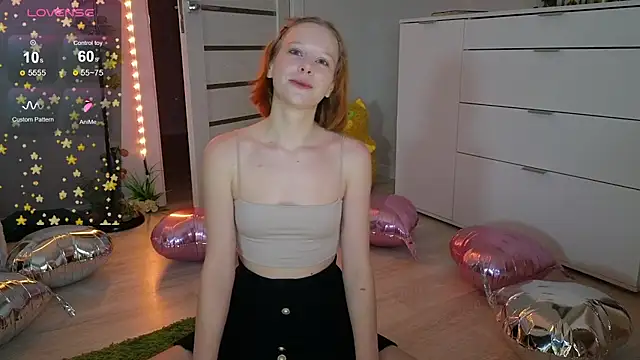 Snapshot of Lace_Thrill chatting on May 2026 11:32:02 PM Lace Thrill online show from May 2026 11:32:02 PM