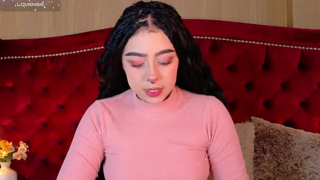 TaniaRedd  online show from December 2025 01:40:02 PM