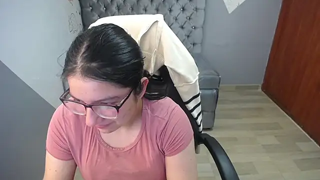 eva smit t online show from February 2026 02:23:01 AM