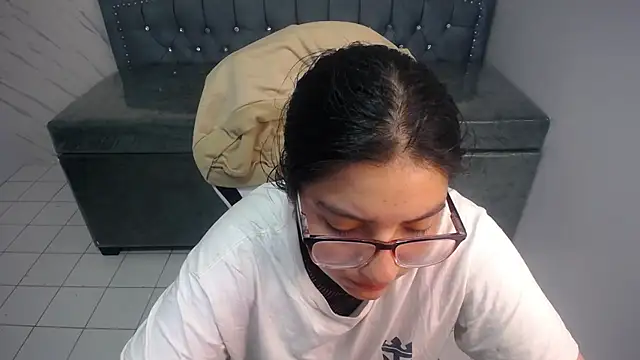 eva smit t online show from April 2026 08:09:02 PM