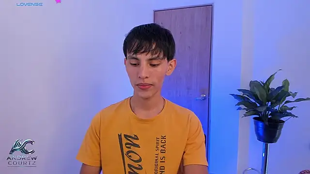 andrew courtzz online show from June 2026 06:39:02 PM