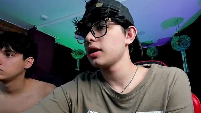 HotThreesoome online show from March 2026 12:52:01 PM