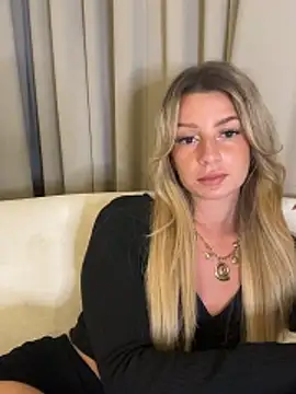 lilavv online show from December 2025 01:26:01 PM