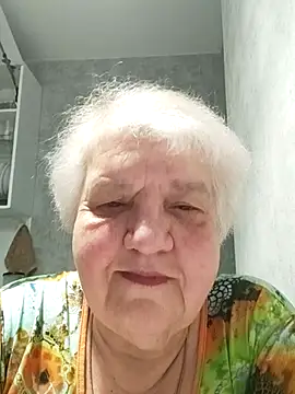 Snapshot of HapinessLovee chatting on June 2026 04:15:01 AM HapinessLovee online show from June 2026 04:15:01 AM
