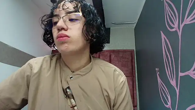 Snapshot of Kiara_Fox__ chatting on May 2026 09:31:02 PM Kiara Fox online show from May 2026 09:31:02 PM