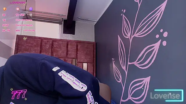 Snapshot of Kiara_Fox__ chatting on June 2026 08:10:02 PM Kiara Fox online show from June 2026 08:10:02 PM