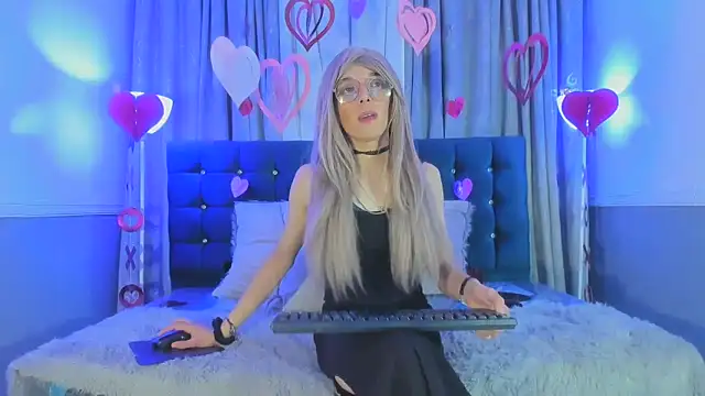 Lis Pearson online show from February 2026 03:43:01 AM