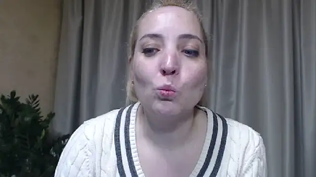 Snapshot of sweetpussy chatting on May 2026 02:44:02 PM sweetpussy online show from May 2026 02:44:02 PM