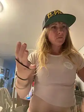 alluringpixie online show from April 2026 12:22:02 PM