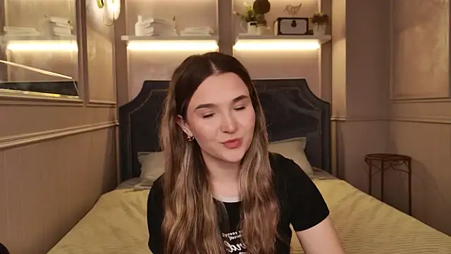 Lina Sinerz online show from March 2026 08:56:02 PM