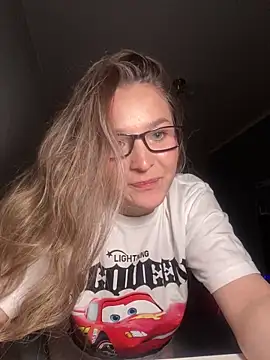 Lina Sinerz online show from March 2026 09:51:01 PM