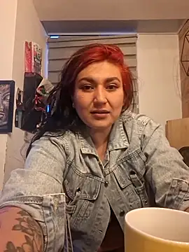 Magenta Moon online show from February 2026 11:09:01 PM