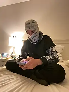 phantom898983 online show from April 2026 04:37:01 AM