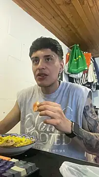 JhonCas44 online show from December 2025 04:34:02 PM