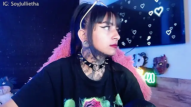 Julls420  online show from February 2026 04:39:01 AM