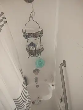 Snapshot of SpiderRose chatting on January 2026 07:26:01 PM SpiderRose online show from January 2026 07:26:01 PM