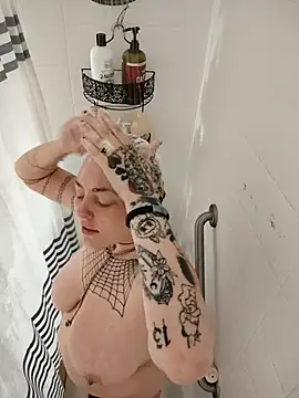 Snapshot of SpiderRose chatting on March 2026 04:14:02 PM SpiderRose online show from March 2026 04:14:02 PM