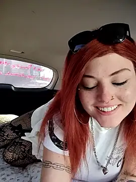 Snapshot of SpiderRose chatting on March 2026 03:18:02 PM SpiderRose online show from March 2026 03:18:02 PM