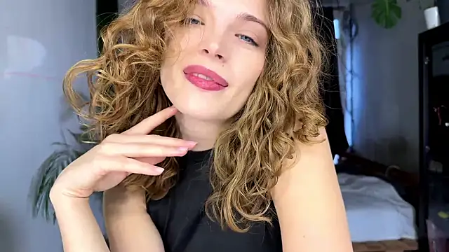 Miss Monroe online show from February 2026 06:45:02 AM