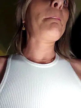 Snapshot of VIKS_SECRET chatting on May 2026 07:13:01 AM VIKS SECRET online show from May 2026 07:13:01 AM