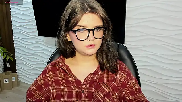 LanaTreades online show from January 2026 01:05:02 PM