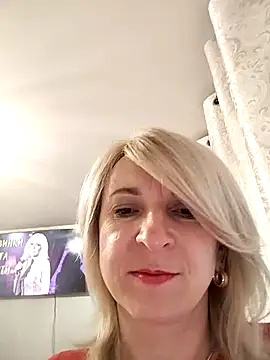 Snapshot of AhlyssaLove1155 chatting on April 2026 04:52:01 PM AhlyssaLove1155 online show from April 2026 04:52:01 PM