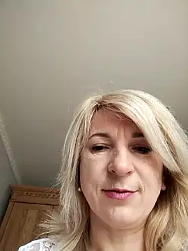 Snapshot of AhlyssaLove1155 chatting on May 2026 05:59:01 AM AhlyssaLove1155 online show from May 2026 05:59:01 AM