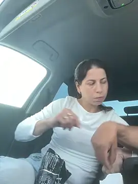 Snapshot of coupledeea chatting on April 2026 06:27:01 PM coupledeea online show from April 2026 06:27:01 PM