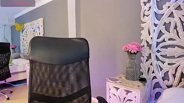 loraineblake online show from March 2026 01:51:02 PM