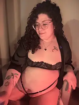 Snapshot of VanesssaMilf_ chatting on December 2025 01:14:01 AM VanesssaMilf online show from December 2025 01:14:01 AM