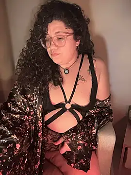 Snapshot of VanesssaMilf_ chatting on January 2026 12:04:02 AM VanesssaMilf online show from January 2026 12:04:02 AM