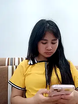 Him MountainGirl online show from April 2026 12:05:02 PM