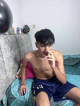 Snapshot of Andycillo chatting on February 2026 03:01:01 AM Andycillo online show from February 2026 03:01:01 AM