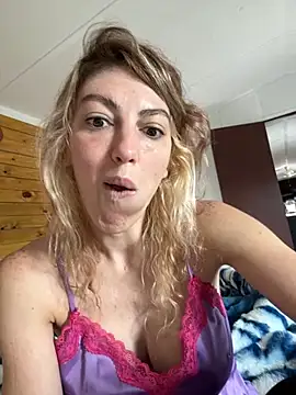 Snapshot of CelestialRuby chatting on October 2025 01:08:01 PM CelestialRuby online show from October 2025 01:08:01 PM