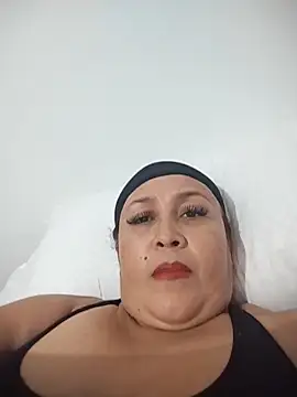 Nini Love  online show from February 2026 12:25:02 AM