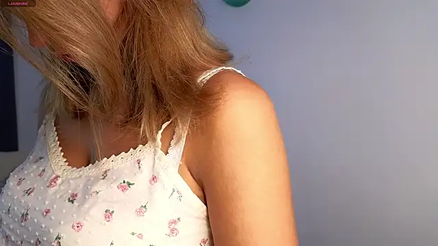 Snapshot of springloveee chatting on May 2026 07:52:01 PM springloveee online show from May 2026 07:52:01 PM