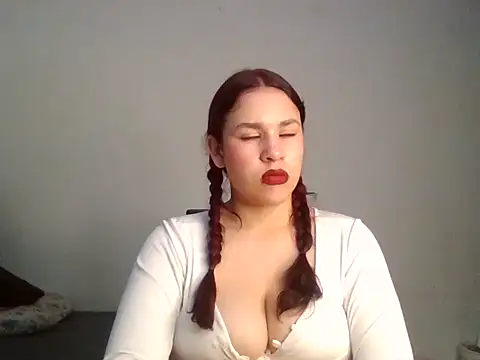 Mia 352 online show from April 2026 07:57:02 AM