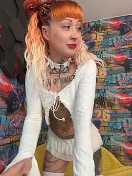 Tattoo  Moon online show from March 2026 11:22:02 PM