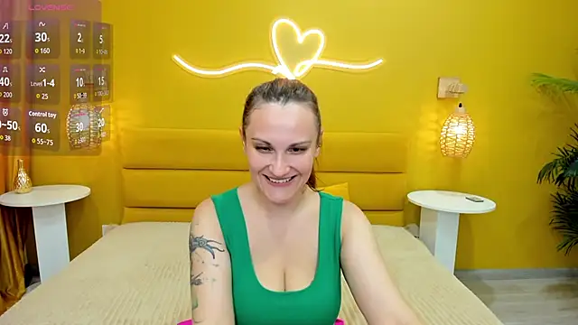 Snapshot of LisaAmoree chatting on July 2026 01:30:01 AM LisaAmoree online show from July 2026 01:30:01 AM