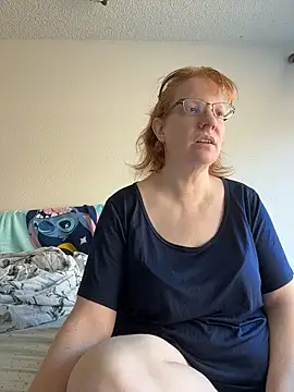 Lenaravenswood online show from April 2026 08:28:01 PM