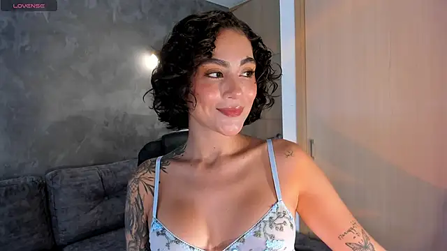 Snapshot of ValerieAustin chatting on May 2026 04:37:02 PM ValerieAustin online show from May 2026 04:37:02 PM