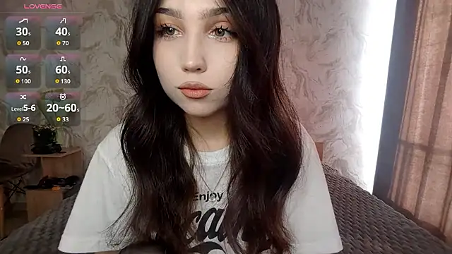 Qwami Amie online show from March 2026 12:27:02 PM