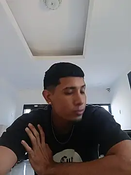 Liam Thomas online show from December 2025 06:27:01 PM